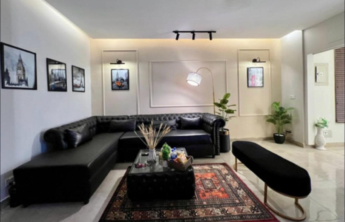 Suite-007 — 4